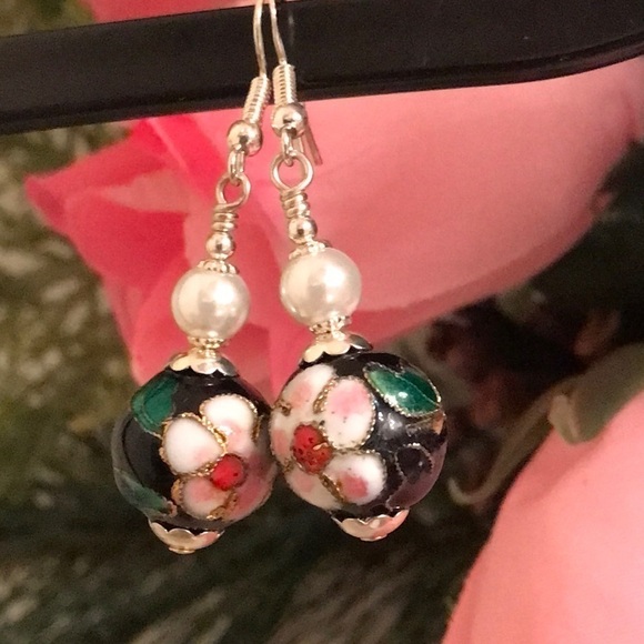 🔥ON SALE🔥3/$30🔥 💖 LA Design💖Handmade Earrings - Picture 5 of 6